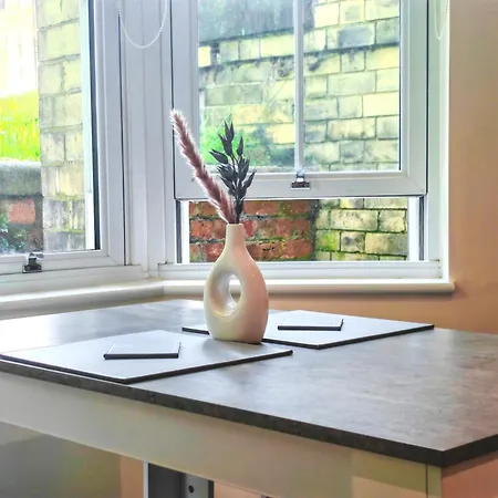 Cosy Hideaway 7mins Walk To Historical Centre