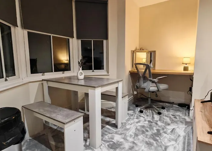 Cosy Hideaway 7mins Walk To Historical Centre Апартаменты